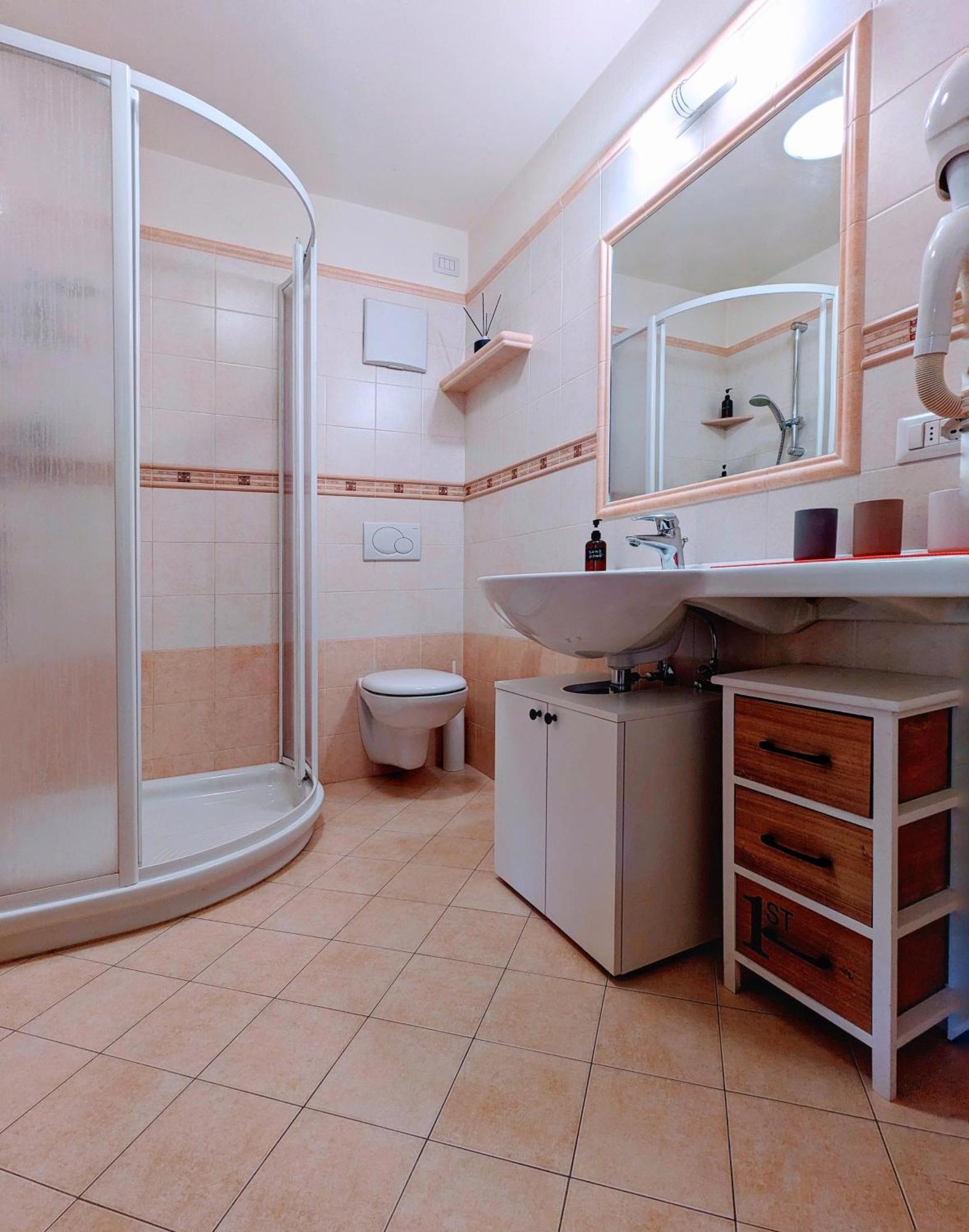 Lg Apartment Livigno - Modern Alpine Comfort 外观 照片